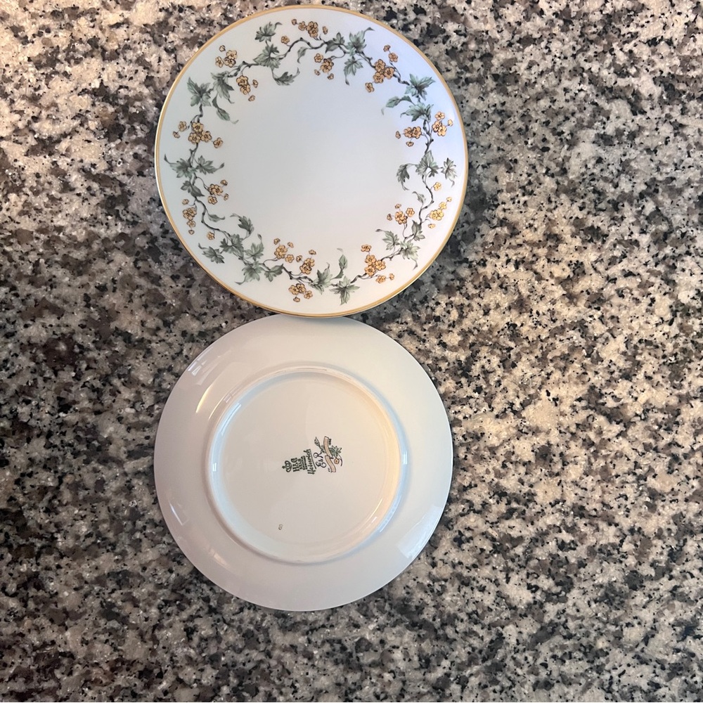 Elegant Floral Dinner Plate with Gold Trim